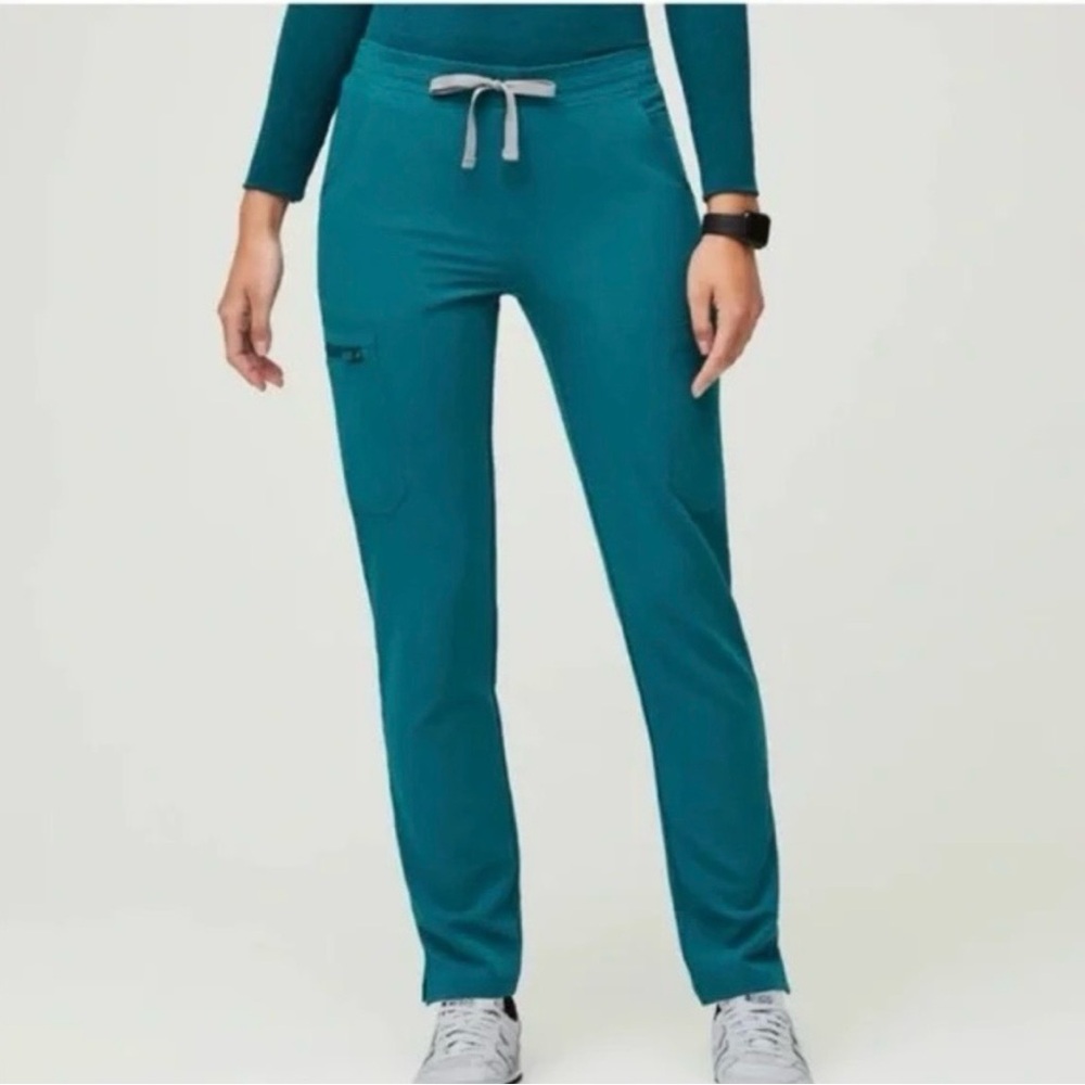 FIGS Women's Yola Pacific Blue